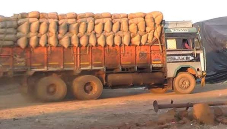 धान परिवहन में लगे वाहनों के रजिस्ट्रेशन नंबर स्कूटर, कार और बाइक के