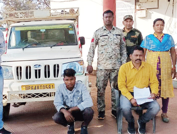 अवैध कोयला सहित पिकअप जब्त