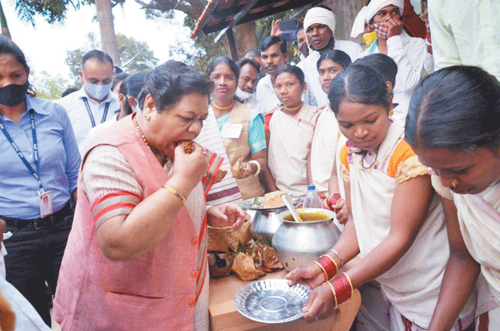 हमें विकास के लिए सही दिशा में बढ़ाना होगा कदम-उइके