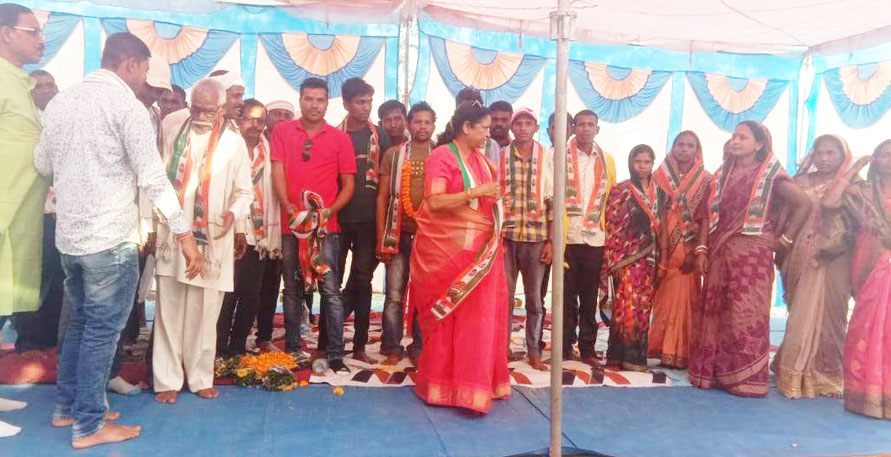 15 लोगों ने कांग्रेस का दामन थामा