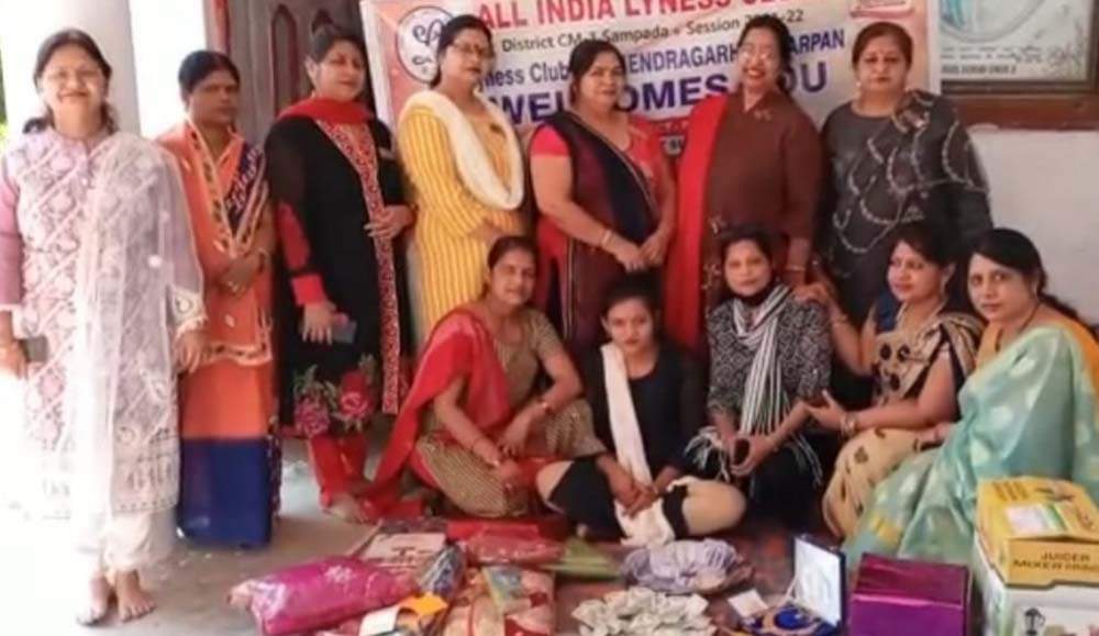 समर्पण ने पुजारी की बेटी की शादी के लिए दी सहयोग राशि समर्पण ने पुजारी की बेटी की शादी के लिए दी सहयोग राशि