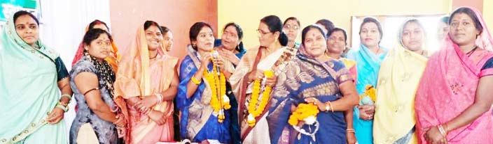 नारी कल्याण के लिए महिला जनप्रतिनिधियों को आगे आना होगा- शारदा