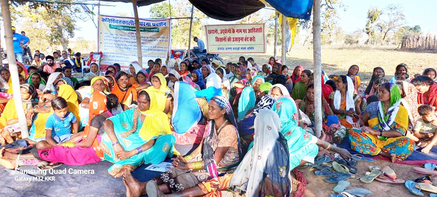 कोयला खनन परियोजना निरस्त नहीं हुई तो हसदेव के ग्रामीण करेंगे रेल रोको आंदोलन