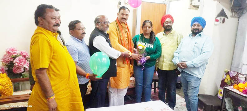 यूक्रेन से छात्रों की वापसी, मिलने पहुंचे भाजपा किसान मोर्चा प्रदेशाध्यक्ष यूक्रेन से छात्रों की वापसी, मिलने पहुंचे भाजपा किसान मोर्चा प्रदेशाध्यक्ष
