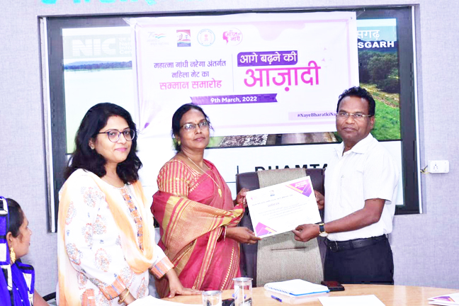 नारी सशक्तिकरण की दिशा में लगातार हो रहा प्रयास-सिंहदेव