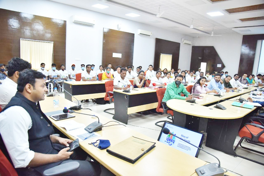 शासकीय योजनाओं के सफल क्रियान्वयन में स्वयंसेवकों की भूमिका महत्वपूर्ण-बंसल