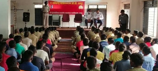 कॉलेज में दी गई ट्रैफिक नियमों की जानकारी