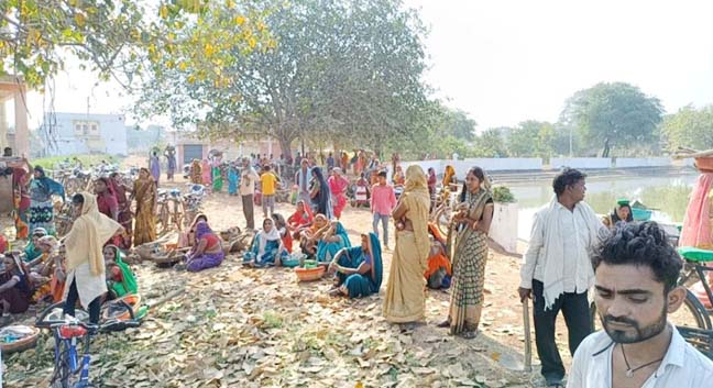 कम मजदूरी से ग्रामीणों में बढ़ी नाराजगी