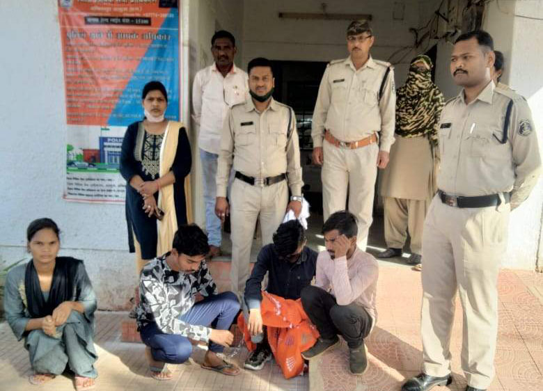 नाबालिग का सौदा-रेप, महिला सहित 4 गिरफ्तार
