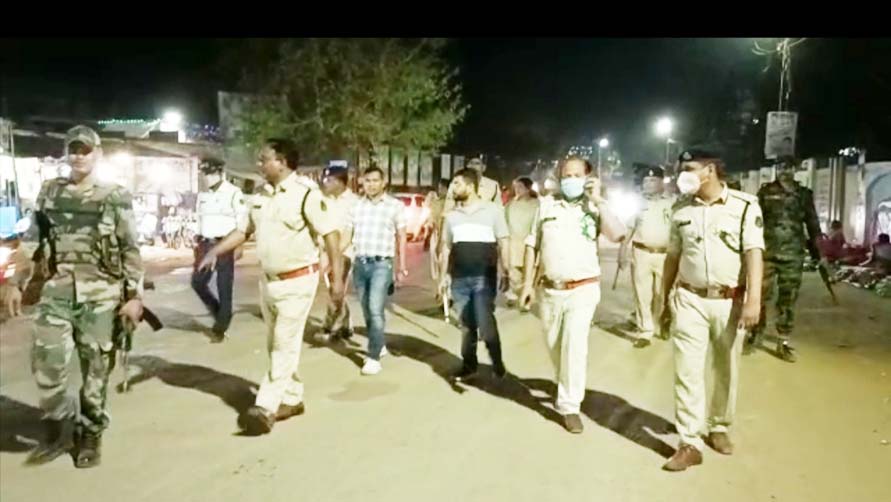 एसपी ने यातायात कार्यालय का किया आकस्मिक निरीक्षण एसपी ने यातायात कार्यालय का किया आकस्मिक निरीक्षण
