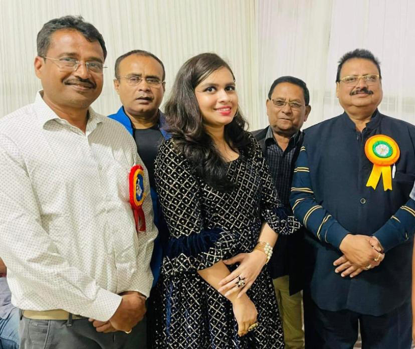 कांग्रेस नेताओं ने भोजपुरी गायिका श्रुति और शीतल से की सौजन्य मुलाकात