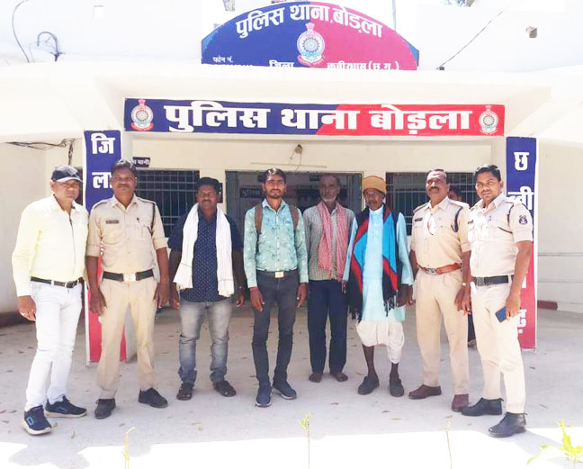 40 दिनों से लापता युवक को पुलिस ने ढूढ निकाला 40 दिनों से लापता युवक को पुलिस ने ढूढ निकाला