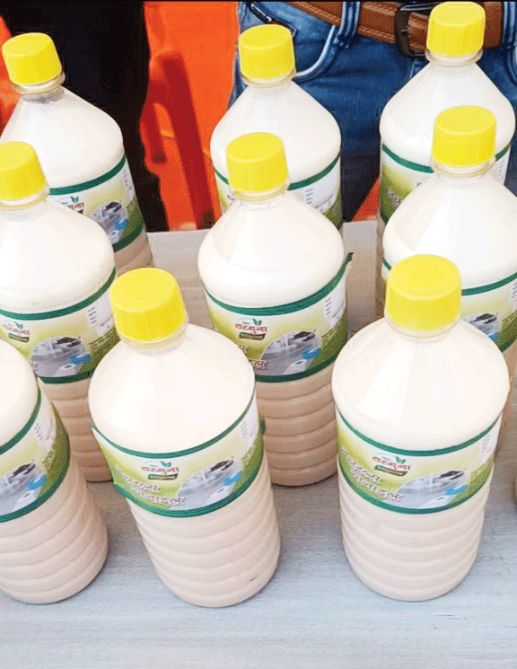 गौठान में बने प्राकृतिक गोनायल से महकेंगे घर-आंगन