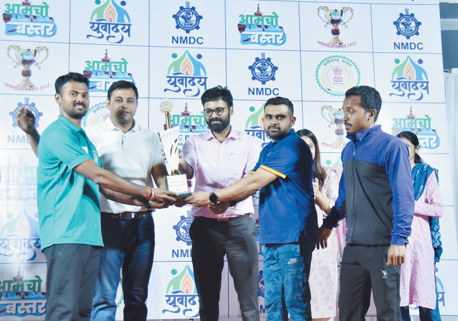 आमचो बस्तर क्रिकेट स्पर्धा की विजेता बनी लोहण्डीगुड़ा युवोदय