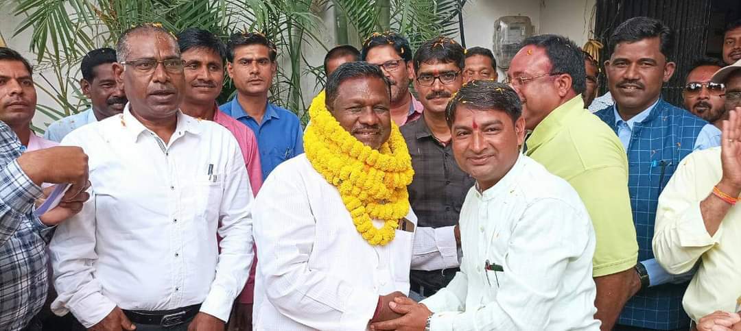 पुरानी पेंशन बहाली, कर्मचारी संघ ने रैली निकाल विधायक का जताया आभार