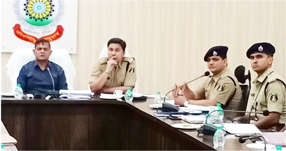 गांजा-शराब तस्करी पर करे कड़ी कार्रवाई गांजा-शराब तस्करी पर करे कड़ी कार्रवाई