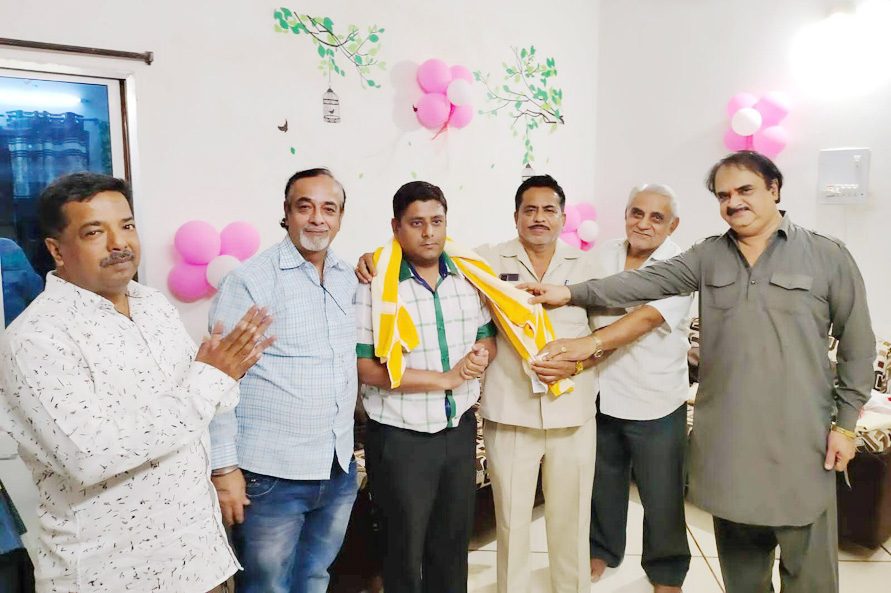 सिंधी समाज ने किया सारंगी वादक राजेश का सम्मान सिंधी समाज ने किया सारंगी वादक राजेश का सम्मान