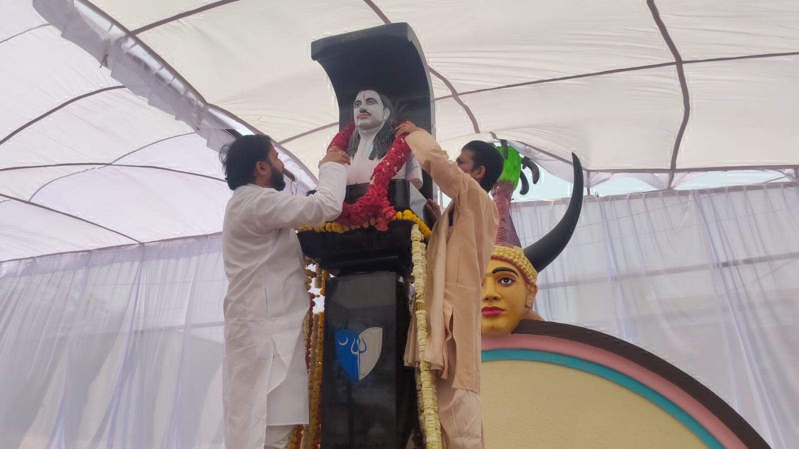 प्रवीर चंद्र भंजदेव को किया याद