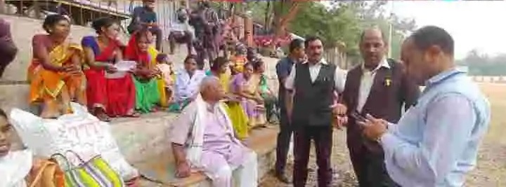 आदिवासी महिलाओं से सवा करोड़ का बैंक फ्रॉड, वसूली के लिए मारपीट