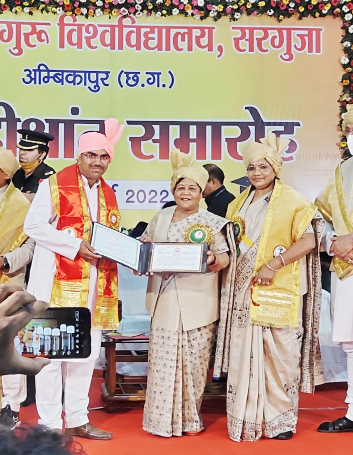 ट्रैफिक मैन महेश ने किया जिले को गौरवान्वित ट्रैफिक मैन महेश ने किया जिले को गौरवान्वित