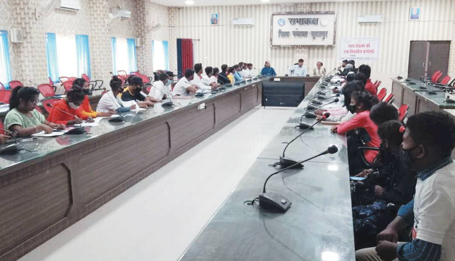 स्वयंसेवकों की संगोष्ठी काम की सराहना