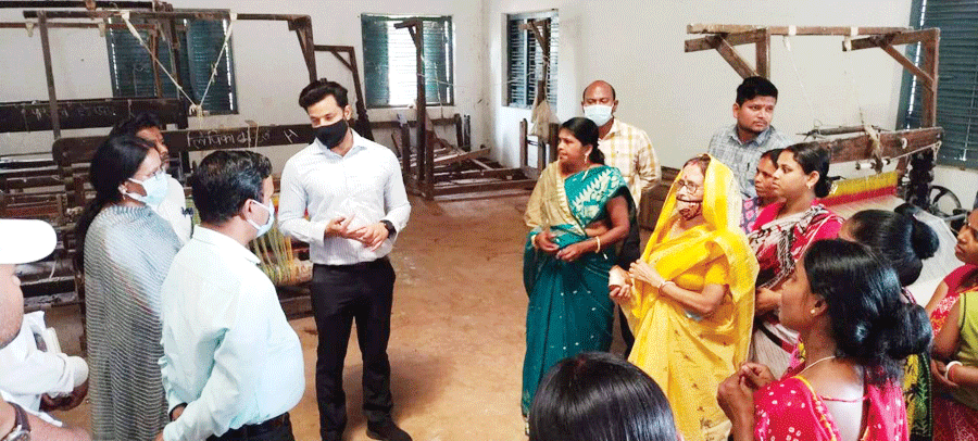 कलेक्टर ने गौठानों का किया निरीक्षण कलेक्टर ने गौठानों का किया निरीक्षण