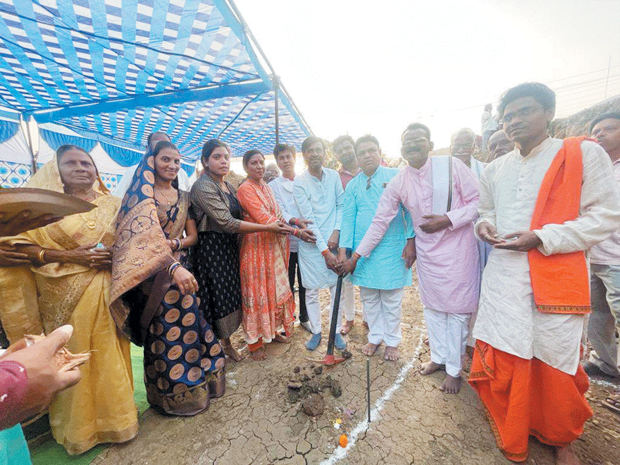 लटुवा में विभिन्न निर्माण कार्यों का हुआ भूमिपूजन लटुवा में विभिन्न निर्माण कार्यों का हुआ भूमिपूजन
