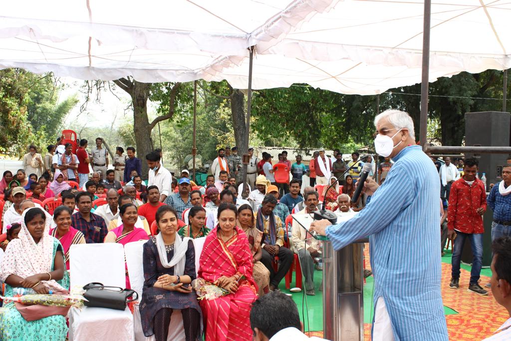 मनरेगा से ज्यादा काम कराने की पहल करें- सिंहदेव