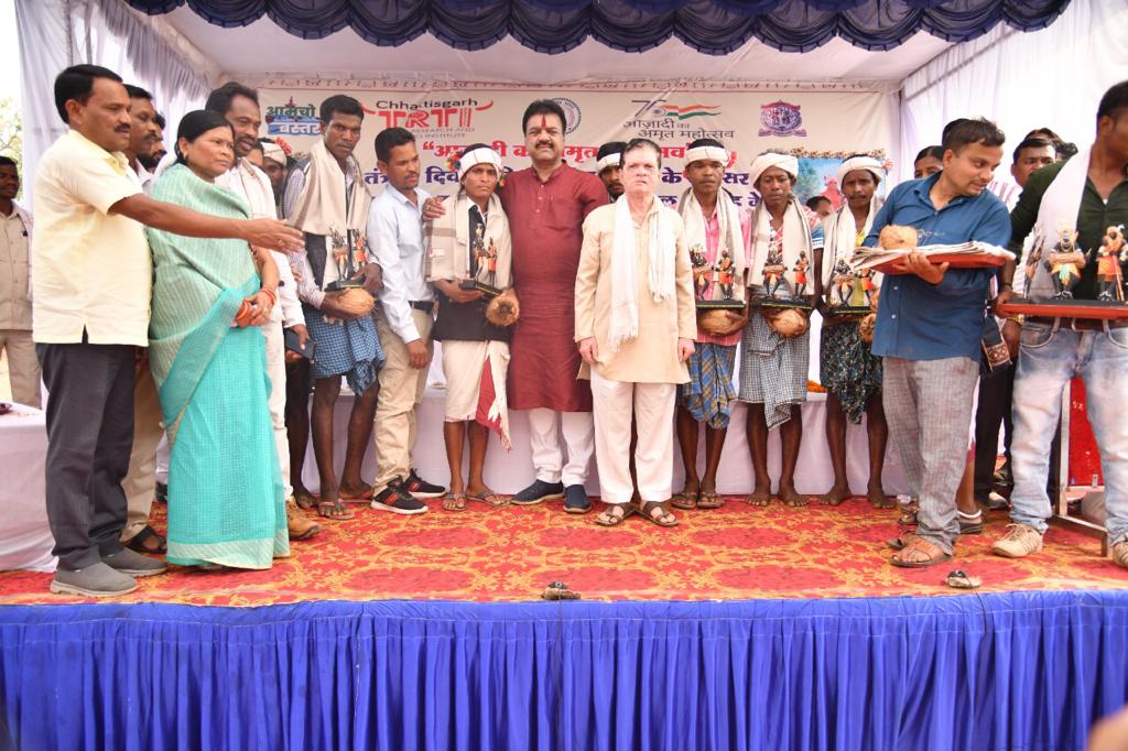 बस्तर को विकास की राहों में लेकर चलना है - रेखचंद