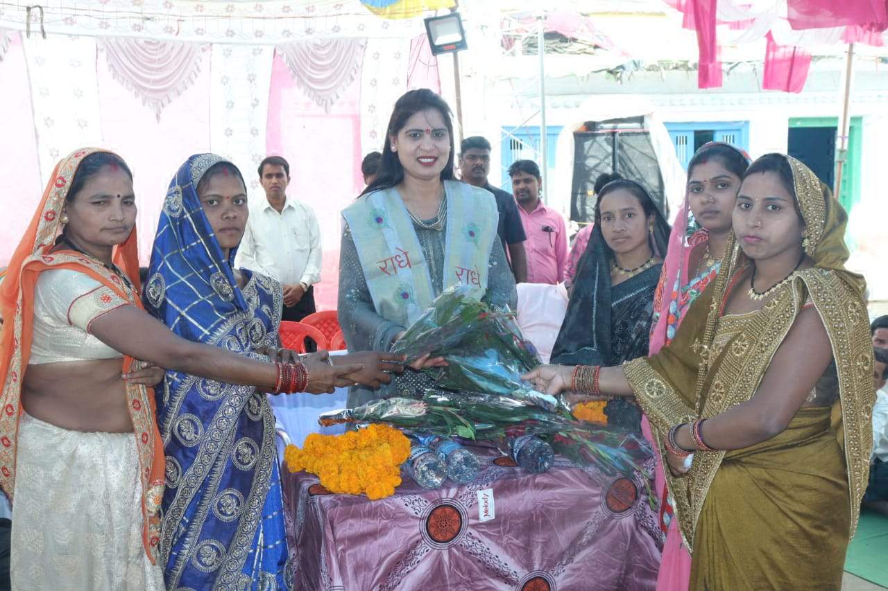 नवधा रामायण में शामिल हुईं शकुंतला नवधा रामायण में शामिल हुईं शकुंतला