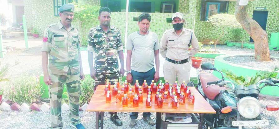 45 पव्वा मदिरा समेत आरोपी बंदी