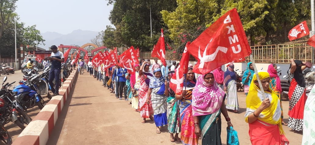 हड़ताल के दूसरे दिन व्यापारियों ने दिया समर्थन, दुकानें रही बंद