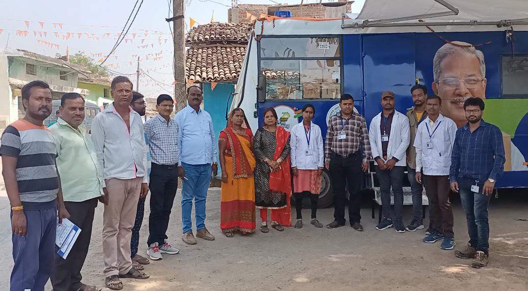 नपं अध्यक्ष ने चलते-फिरते अस्पताल का किया उद्घाटन