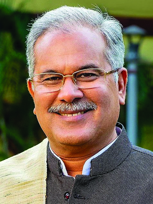 धुर नक्सल इलाके में सीएम की चुनावी सभा धुर नक्सल इलाके में सीएम की चुनावी सभा
