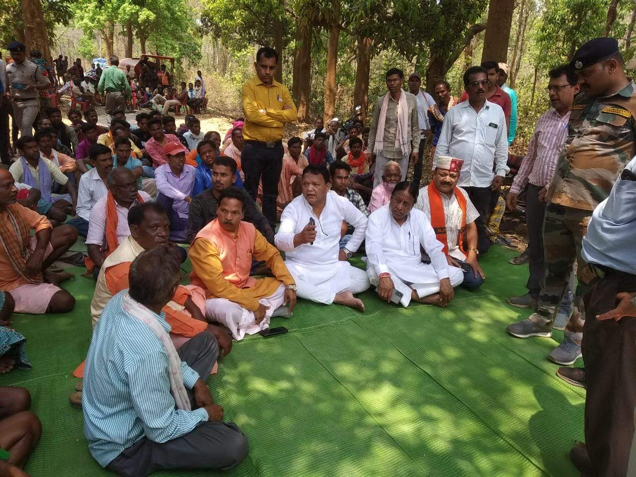 अधूरा सडक़ निर्माण, भाजपा ने किया चक्काजाम