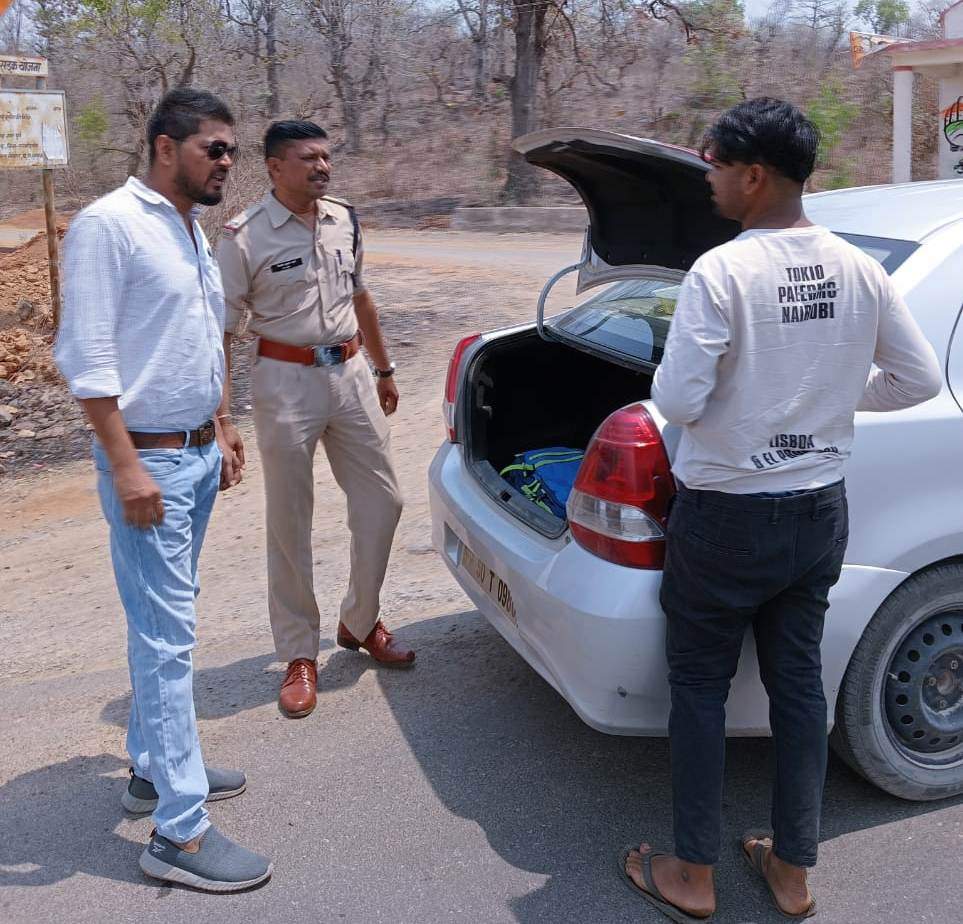 वाहनों की जांच के लिए केंद्रीय पुलिस बल तैनात, छापामार कार्रवाई, सामग्री जब्त कर एफआईआर