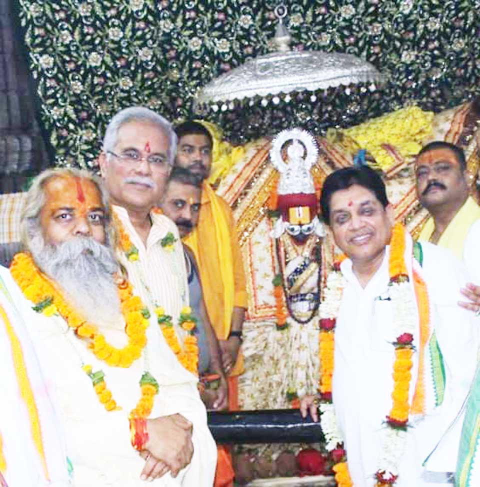 भूपेश ने शिवरीनारायण मंदिर में नर-नारायण के दर्शन कर की पूजा-अर्चना