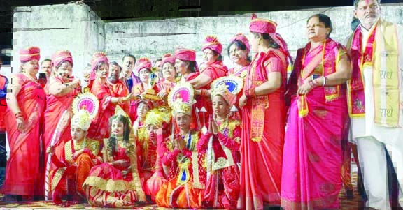 झांकियों संग राम दरबार की निकाली शोभायात्रा, जनसैलाब उमड़ा झांकियों संग राम दरबार की निकाली शोभायात्रा, जनसैलाब उमड़ा