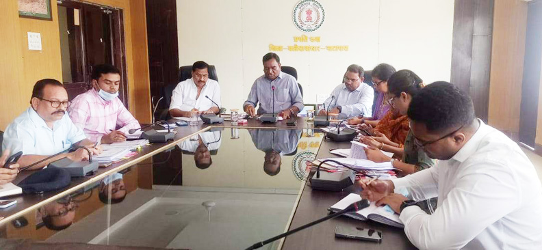सीएम का भ्रमण तय, अधिकारी समय सीमा के भीतर काम करें- कलेक्टर