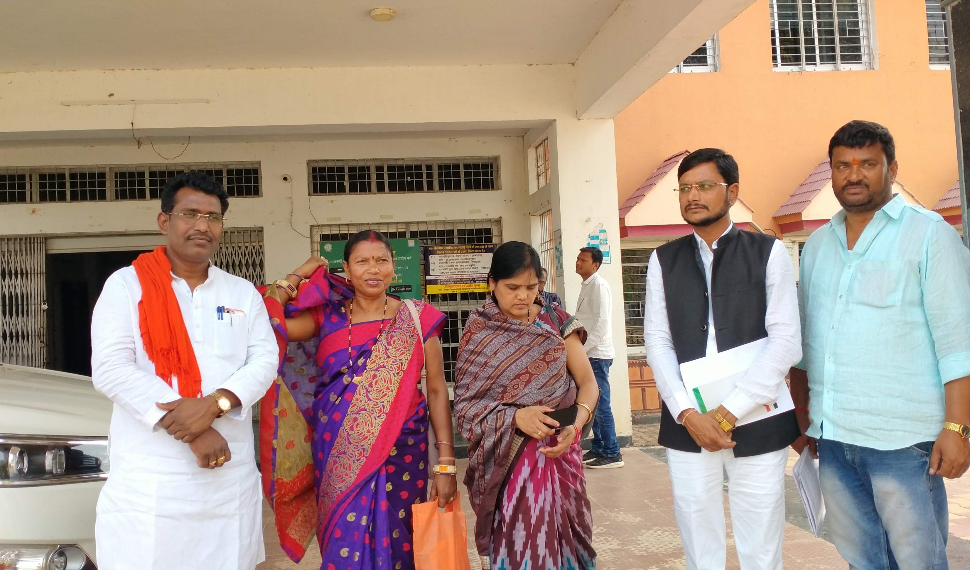 विपक्षी सदस्य भेदभावपूर्ण विकास को लेकर सदन से हुए बाहर विपक्षी सदस्य भेदभावपूर्ण विकास को लेकर सदन से हुए बाहर