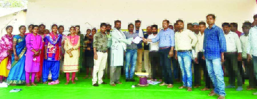 हड़ताली मनरेगा कर्मियों को जिपं सदस्यों का समर्थन