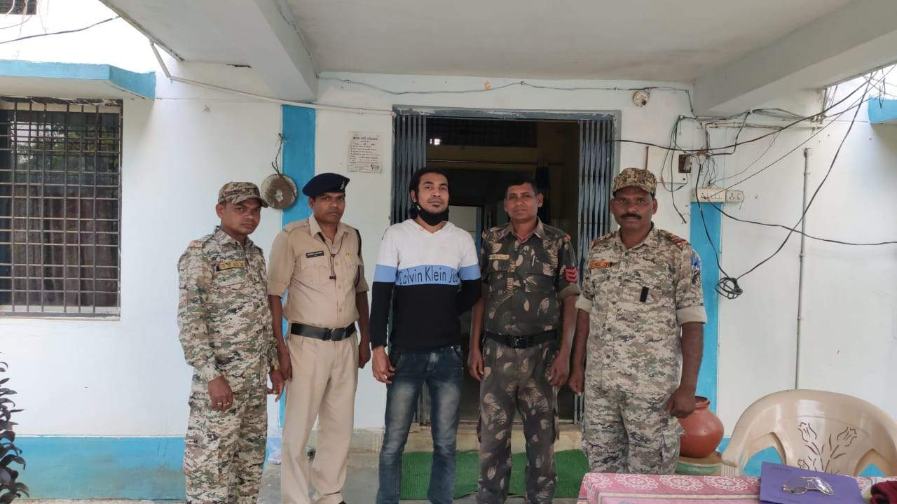 मोबाइल चोरी का आरोपी गिरफ्तार