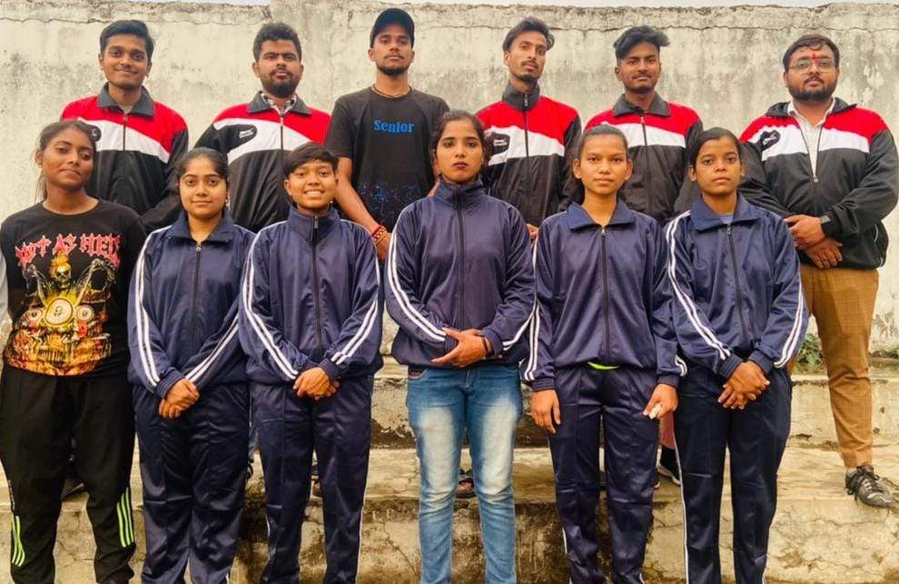 संत गहिरा गुरु विवि की मिनीगोल्फ महिला-पुरुष टीम जयपुर रवाना