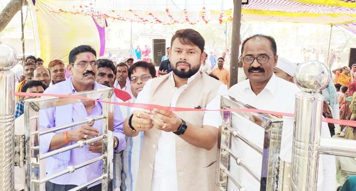ग्राम देवता की कृपा से गांव में रहती है खुशहाली ग्राम देवता की कृपा से गांव में रहती है खुशहाली