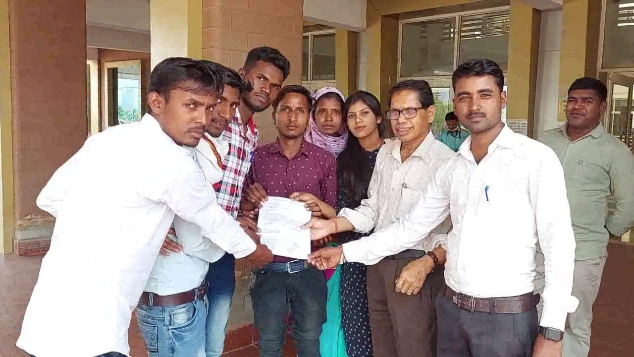 सिख मित्रों ने कलेक्टर के नाम सौंपा ज्ञापन