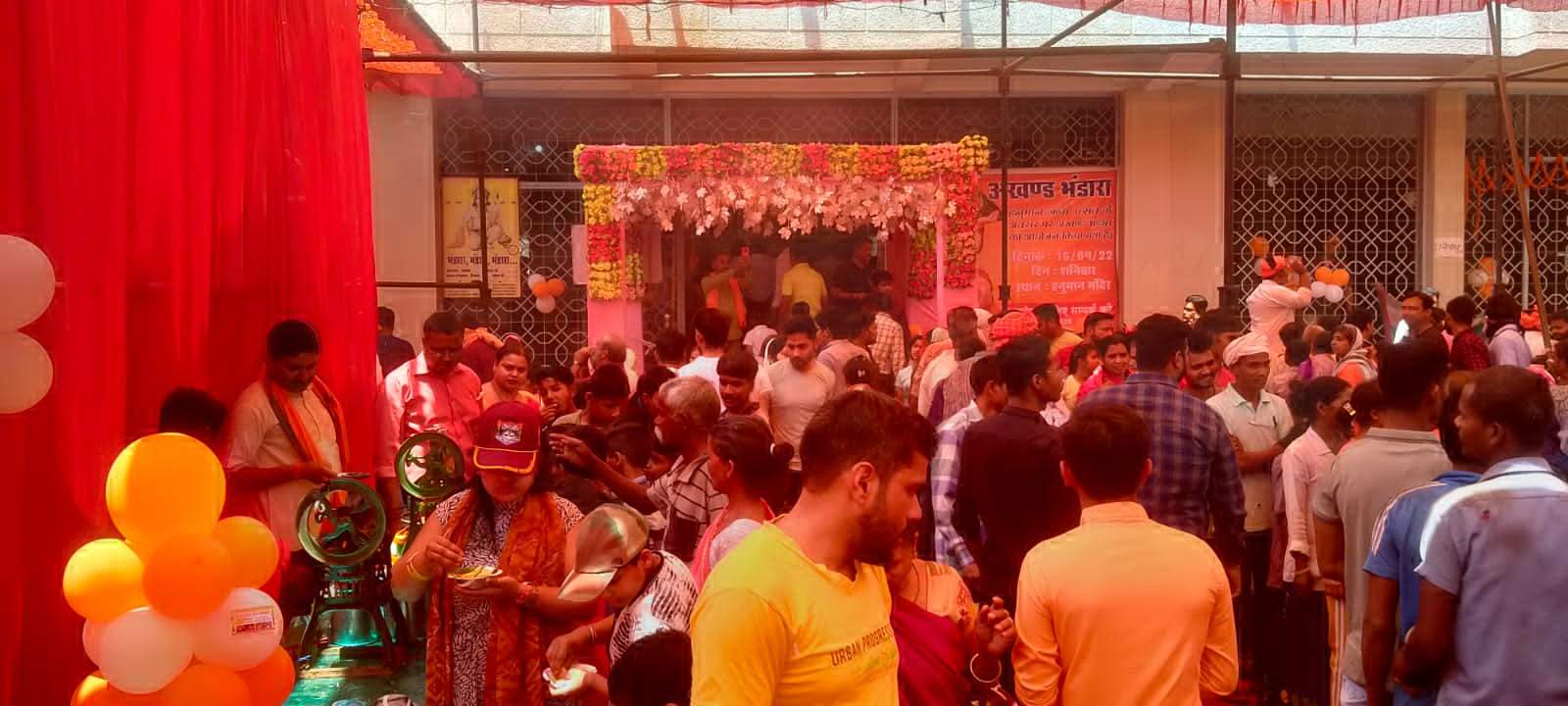 हनुमान जयंती पर मंदिरों में भक्तों का तांता