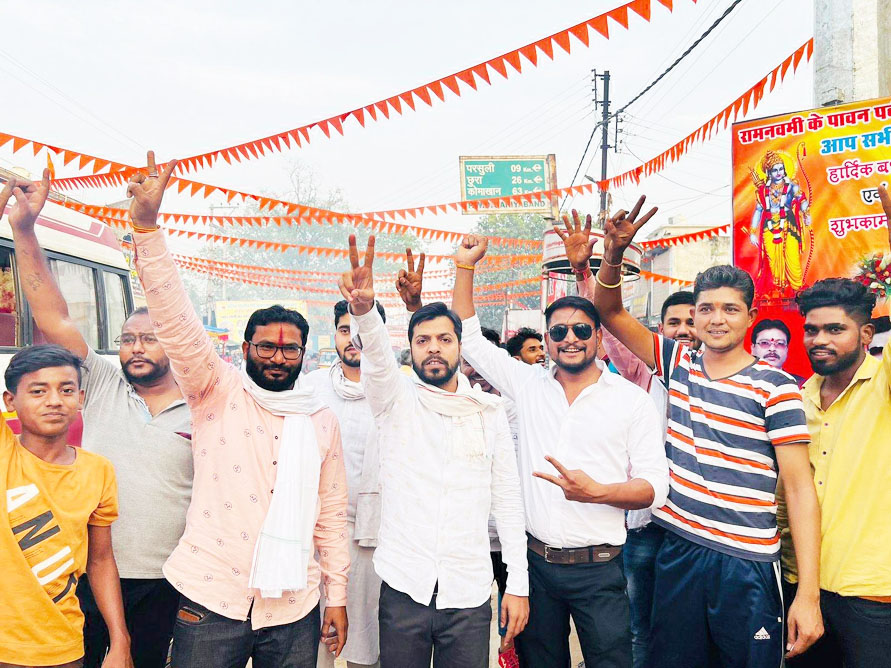 उपचुनाव जीत पर कांग्रेसियों का जश्न मिठाई बांटी-पटाखे छोड़े उपचुनाव जीत पर कांग्रेसियों का जश्न मिठाई बांटी-पटाखे छोड़े