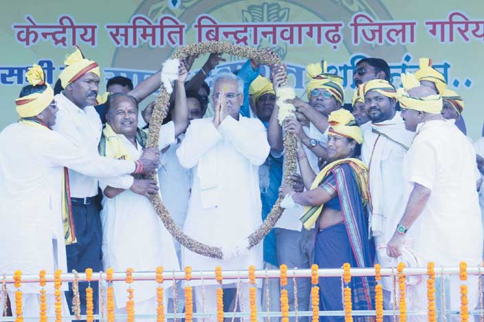 अखिल भारतीय गौड़ समाज महाअधिवेशन में पहुंचे मुख्यमंत्री अखिल भारतीय गौड़ समाज महाअधिवेशन में पहुंचे मुख्यमंत्री