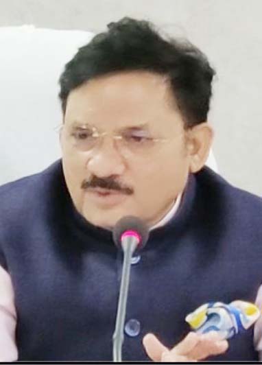 केंद्रीय संचार मंत्री ने ली विकास कार्यों की समीक्षा बैठक