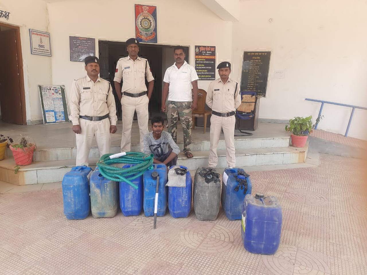 खड़ी ट्रक से डीजल चोरी, एमपी का एक पकड़ाया, एक फरार